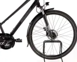 Bergamont to niemiecka marka rowerów, znana z solidnych konstrukcji. Na zdjęciu rower miejski z hamulcami tarczowymi i przerzutkami Shimano.