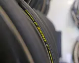 Opona rowerowa Pirelli P Zero Velo 25c, idealna do roweru 28 cali. Sprawdź jakie ciśnienie w oponach rowerowych 28 cali będzie najlepsze.