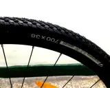 Opony 29 cali na asfalt, model Bontrager LT3 Expert 700x38, gotowe na miejskie trasy.