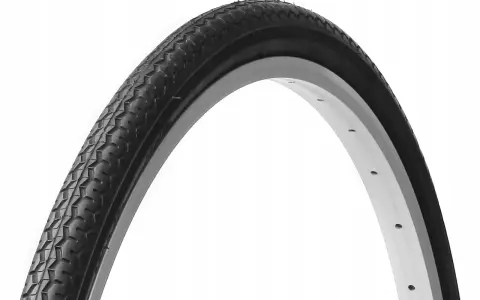 Opona rowerowa o rozmiarze 28x1 5/8x1 3/8, z wyraźnym bieżnikiem, gotowa na przygodę.