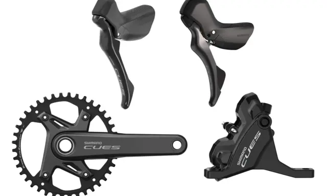 Manetki, korba i hamulec Shimano CUES. Porównanie z Deore.
