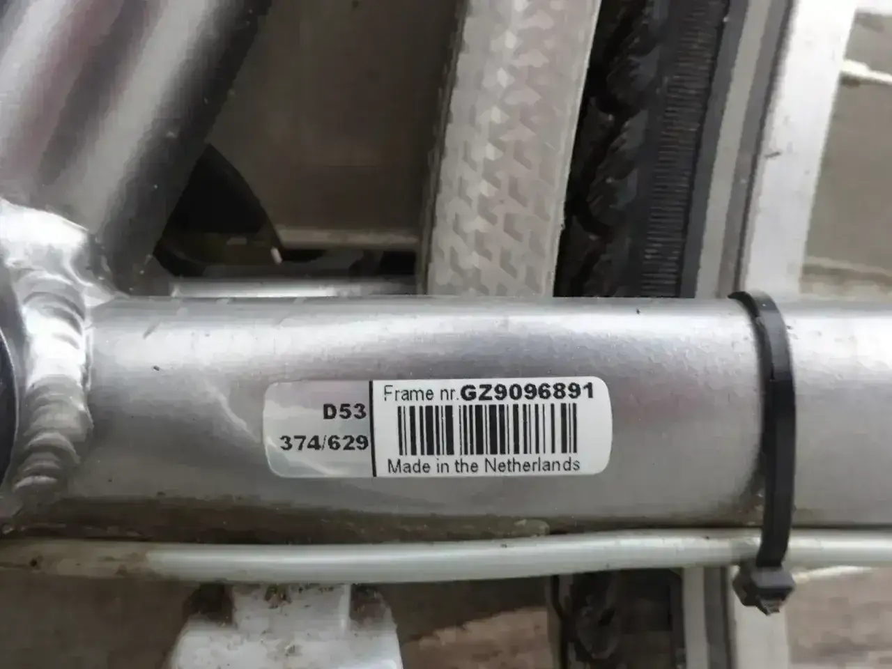 Numer ramy GZ9096891 na skradzionym rowerze. Made in the Netherlands.